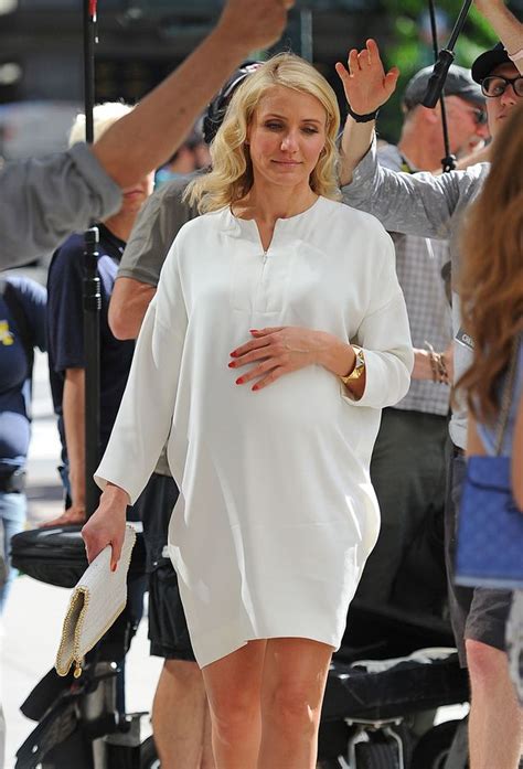 cameron diaz plays a pregnant woman in her new film and