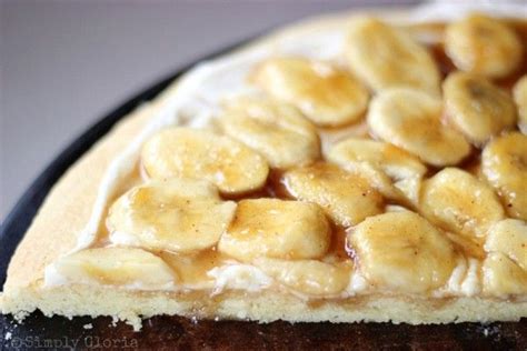 bananas foster cookie pizza recipe sweet pizza cookie pizza banana