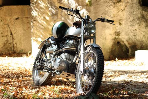 royal enfield classic  scrambler  baak motocyclettes