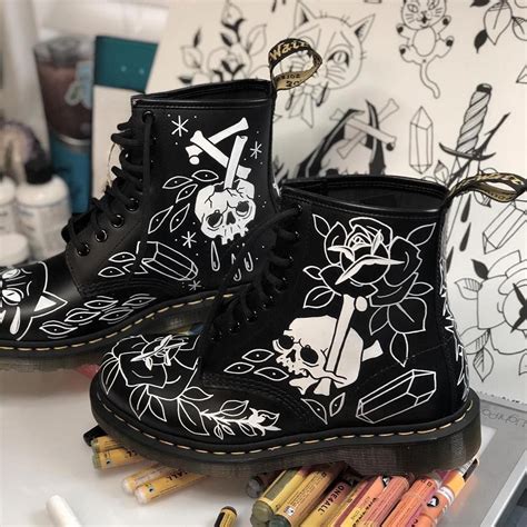 custom painted  martens boots docmartensstyle boots diy  martens boots cute shoes