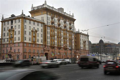 Report Suspected Russian Spy Worked At U S Embassy In Moscow The Week