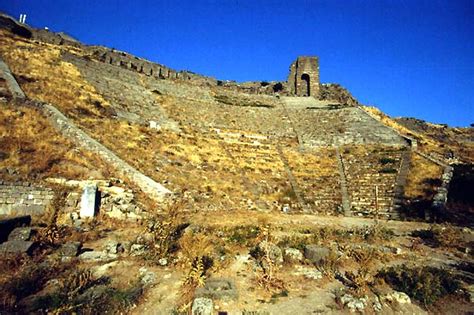 pergamo bergama turkey theatres amphitheatres stadiums odeons ancient greek roman world teatri