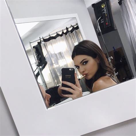 Kendall Jenner Mirror Pic Mirror Image Mirror Selfies Kendall Jenner