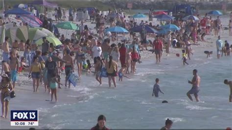 despite warnings mass closures pinellas county beaches