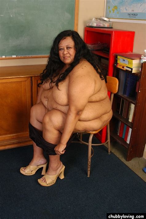 ssbbw teacher debrina letting her massive saggy tits loose in classroom