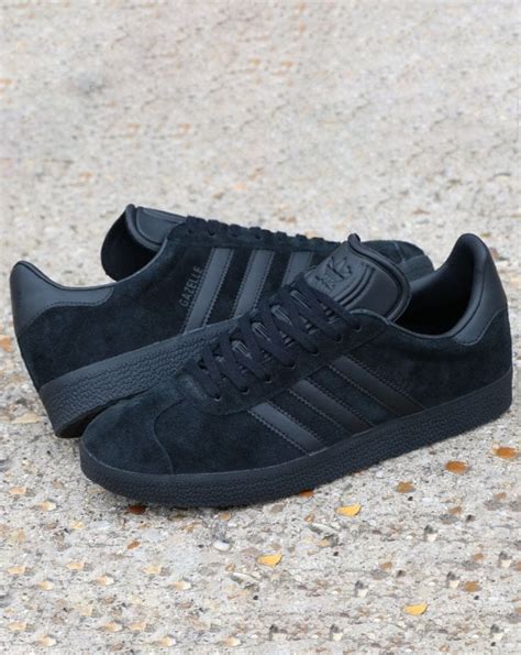adidas gazelle trainers  black suede  casual classics