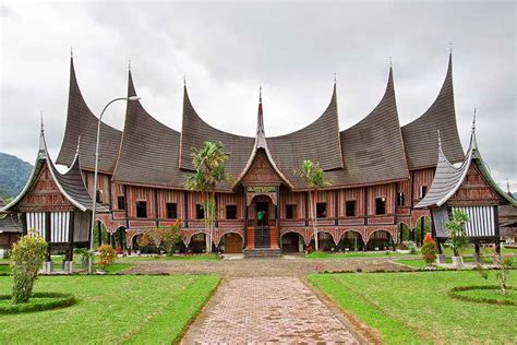 Rumah adat Suku Melayu, Sumatra, rumah adat minangkabau ciri khasnya gambar lengkap