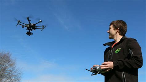 espana titulara pilotos profesionales de drones aviacion