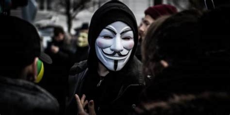 Cinco Produções Da Netflix Que Ajudam A Entender Melhor O Anonymous