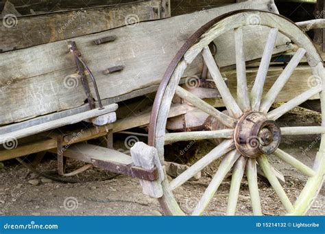 wagon wheel stock photo image  close carriage cove