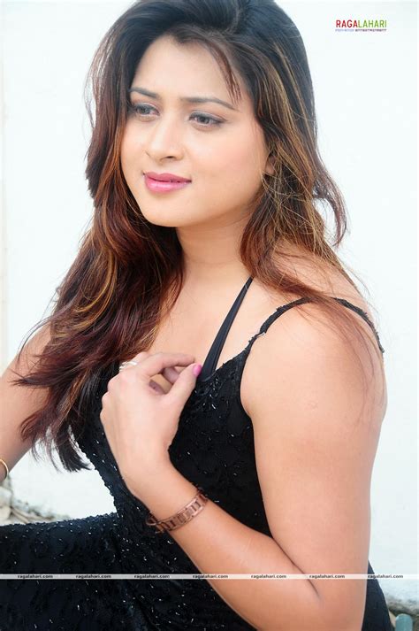 Andhra Movies Pune Girl Farah Khan Photo Gallery
