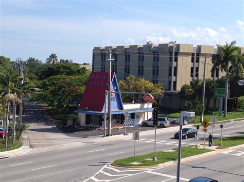 dadeland north station travelling banana