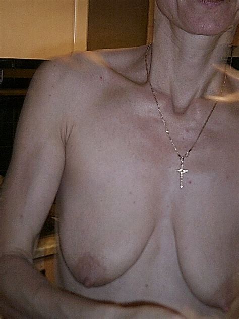 mature amateur saggy floppy small empty deflated tits 3 pics