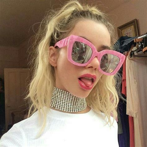 C H I N O Joanna Kuchta Sunglasses For Your Face Shape Selfies