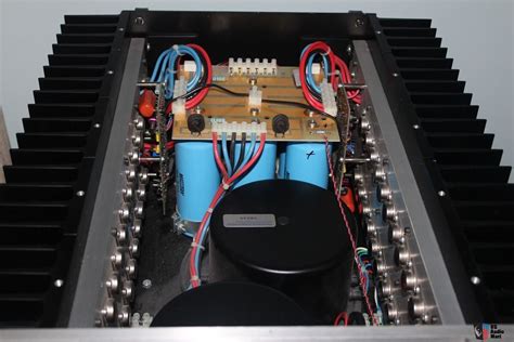threshold se stasis power amplifier class aab excellent photo  canuck audio mart