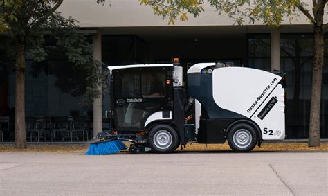urban sweeper  electric street sweeper releasing   emissions