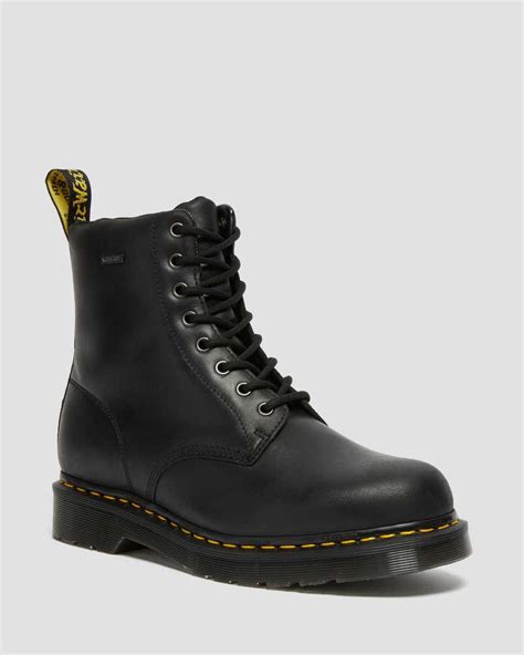 dr martens  winter boots withguitars