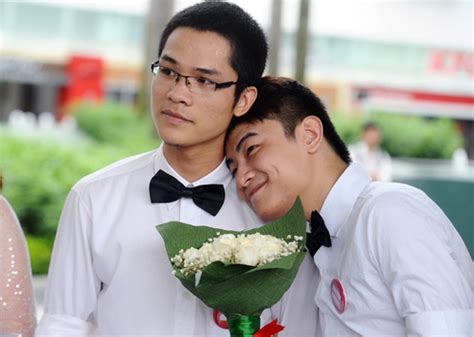 10 homosexual couples organize group “wedding” news vietnamnet
