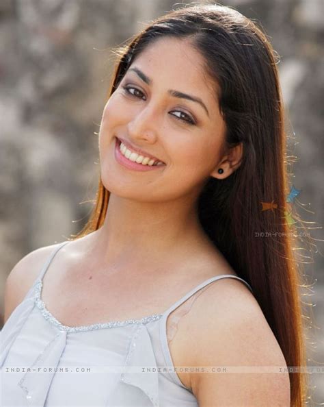 1st Picture Yami Gautam Hot Photos