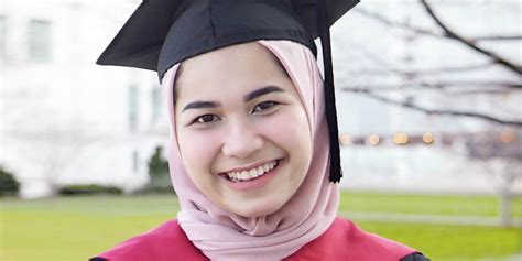 Nadhira Afifa Hijaber Indonesia Didaulat Pidato Di Wisuda Harvard