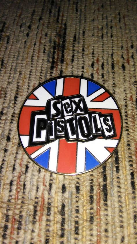 sex pistols logo pin