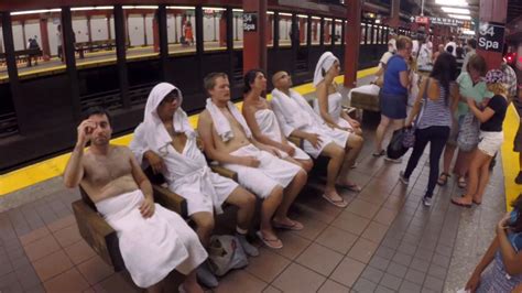 video ils installent un sauna dans le métro de new york
