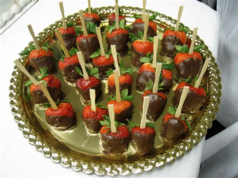filechocolate covered strawberriesjpg wikimedia commons
