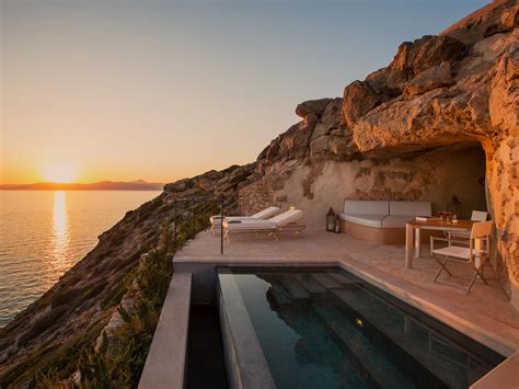 The 7 Most Romantic Getaways For Valentines Day