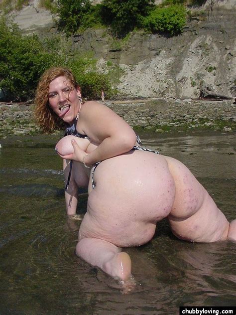 mature blonde bbw amber spreads her pussy in the sea bbw fuck pic