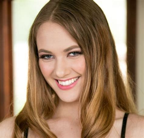 Samantha Hayes Biography Wiki Age Height Career Videos And More