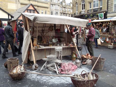 parada medieval medieval market medieval medieval life