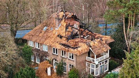 schade goed zichtbaar na verwoestende woningbrand  amersfoort nieuws uit de regio amersfoort