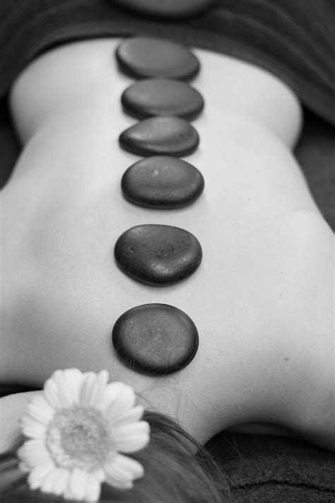 hot stone massage is a heavenly experience which will