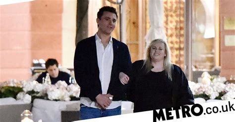 Rebel Wilson Is Friends With Pop Idol S Darius Campbell And We Re Here