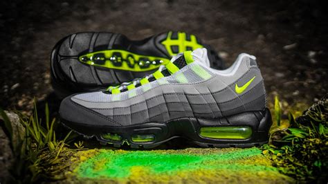 A Closer Look At 2020 S Nike Air Max 95 Og Neon Re Release The Sole