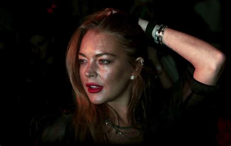 Lindsay Lohan Fumes Over Brexit Elizabeth Hurley Sleeps Soundly