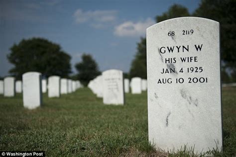 nearly one in four graves at arlington cemetery daily mail online