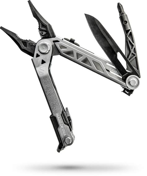 gerber sattaque  leatherman avec son multitool center drive survival gear