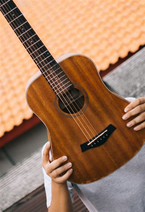 acoustic guitars  small hands   reviews