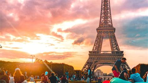 7 practical tips for visiting the eiffel tower in paris