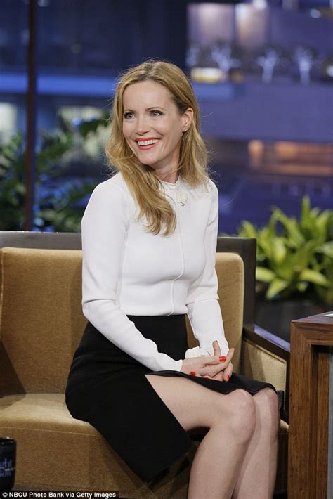 leslie mann turns embarrassing mum on jay leno show daily mail online