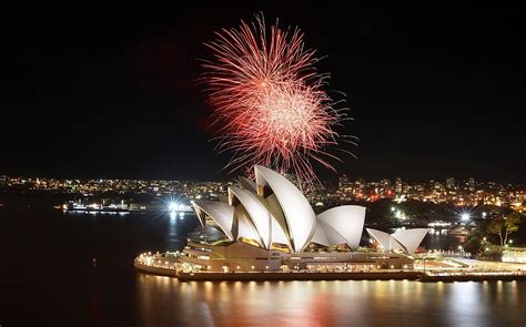The Biggest New Year S Eve Celebrations Around The World Worldatlas