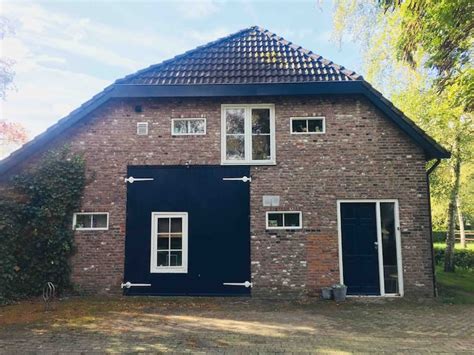 ruime studio  sfeervolle woonboerderij huizen te huur  roosendaal nb nederland airbnb