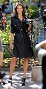 christy turlington parades supermodel body in new york photoshoot daily mail online