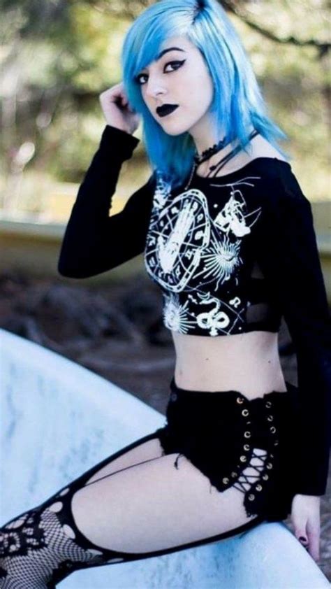 stunning goth photo gothicfashion hot goth girls goth outfits