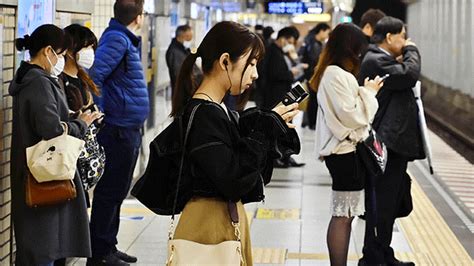 una aplicación japonesa emite alerta en el subte cuando un hombre
