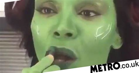 avengers s zoe saldana gets the meme treatment with gamora