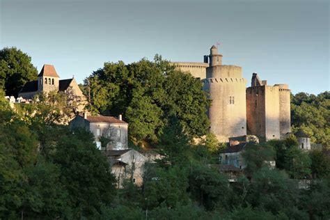 chateau de bonaguil castles  saint front sur lemance guide du lot  garonne