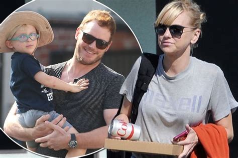 Anna Faris Ditches Wedding Ring But Friend Claims Her Divorce From