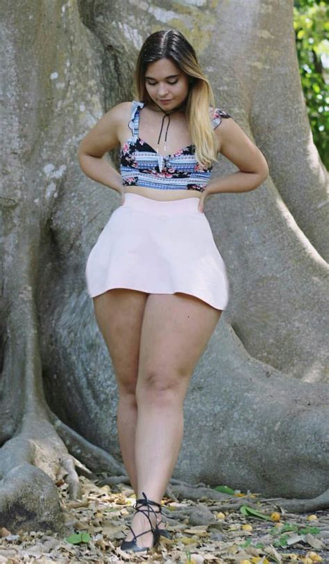 Pin De Joe Hernandez En Curvy Legs Moda Para Chicas Con Curvas Moda